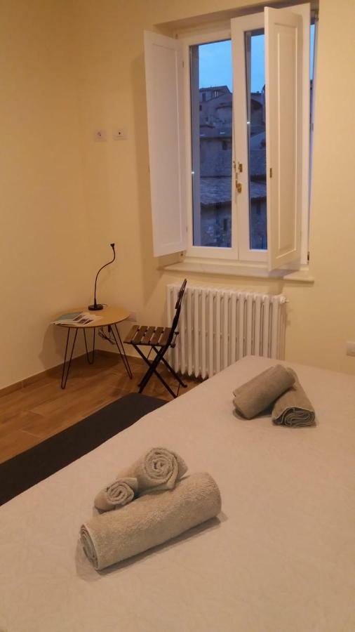Hotel Via Barocci 34 Urbino Zewnętrze zdjęcie